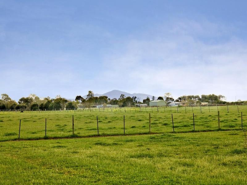 30 Frys Road, Lara VIC 3212