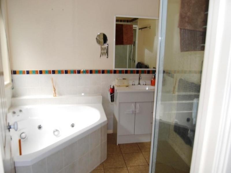 26 Country Gardens Drive, Lara VIC 3212