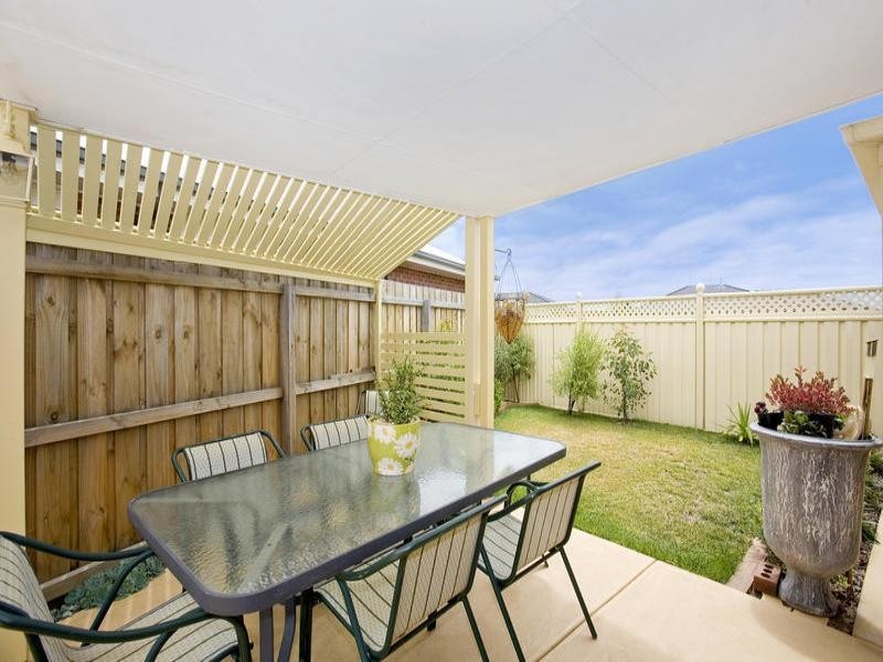 6 McSal Street, Lovely Banks VIC 3221