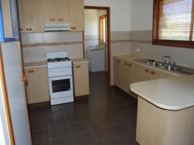 2/174 Purnell Road, Corio VIC 3214