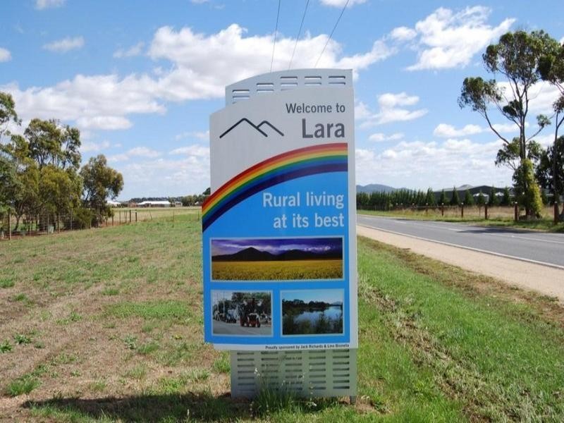 2/30 Kyema Drive, Lara VIC 3212