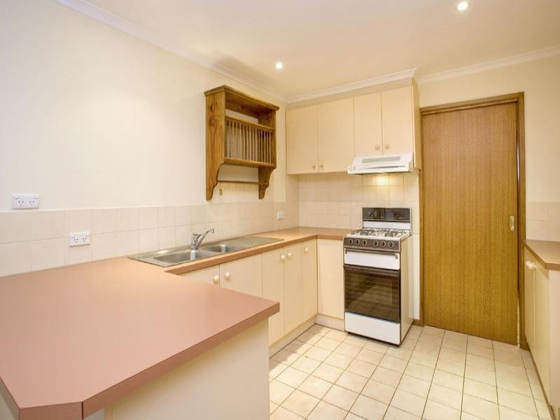 2/57 Forest Road, Lara VIC 3212