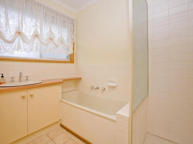 2/57 Forest Road, Lara VIC 3212