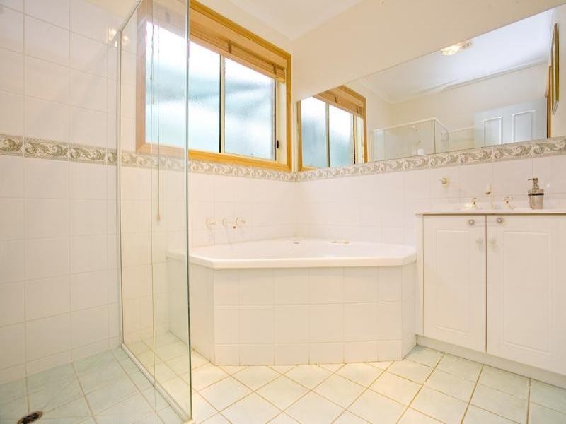 13 Evergreen Court, Lara VIC 3212