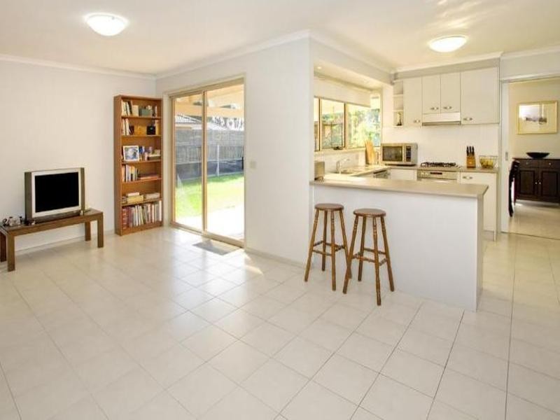 2 Newcomen Court, Lara VIC 3212