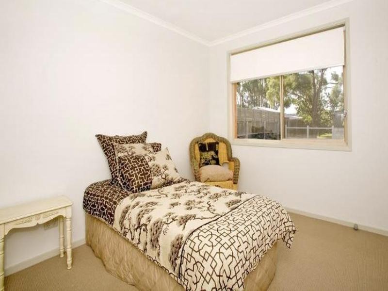 2 Newcomen Court, Lara VIC 3212