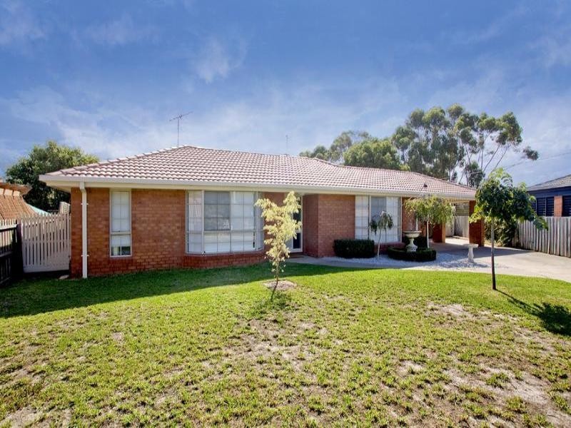 2 Newcomen Court, Lara VIC 3212