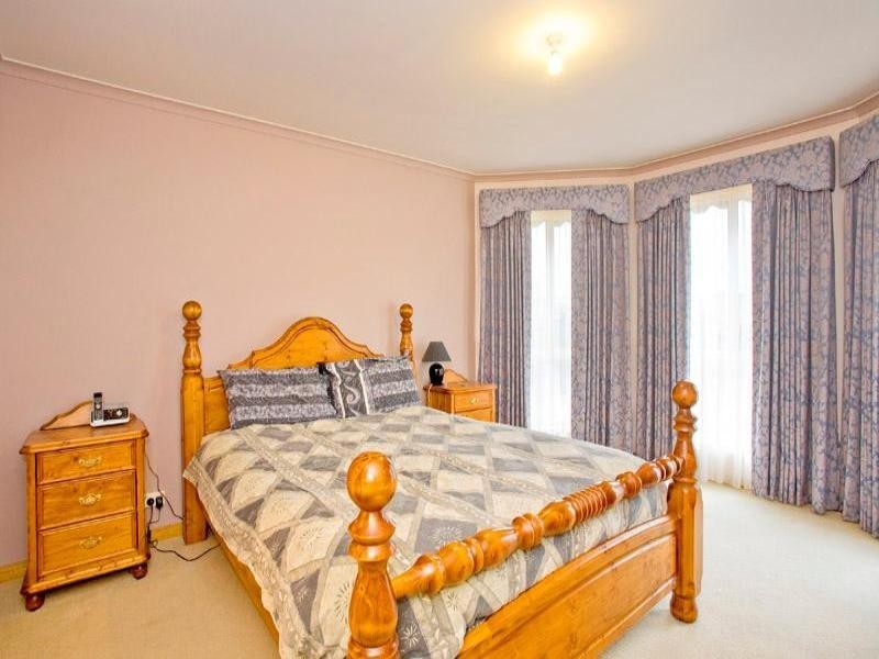 34 Lipson Drive, Lara VIC 3212