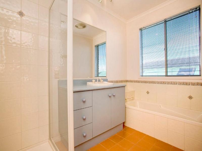 7 Lake Road, Lara VIC 3212