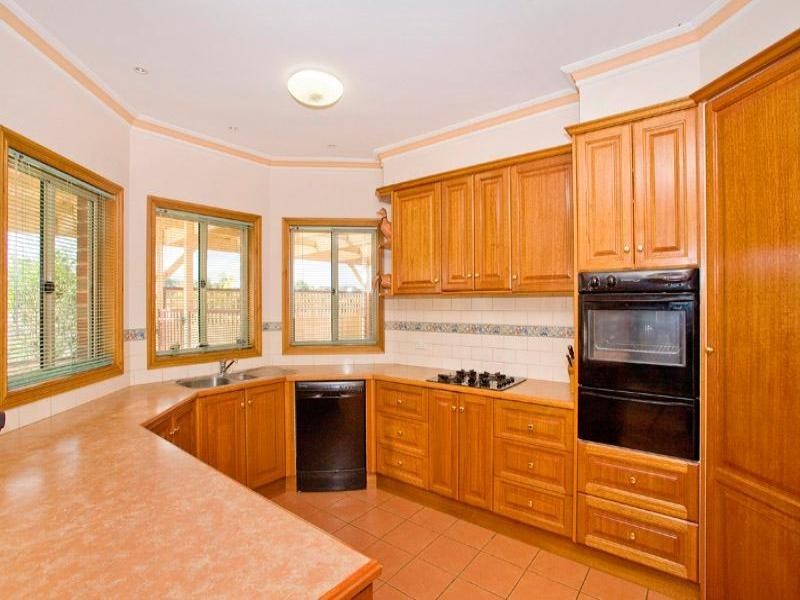 20 Osterlund Court, Lara VIC 3212