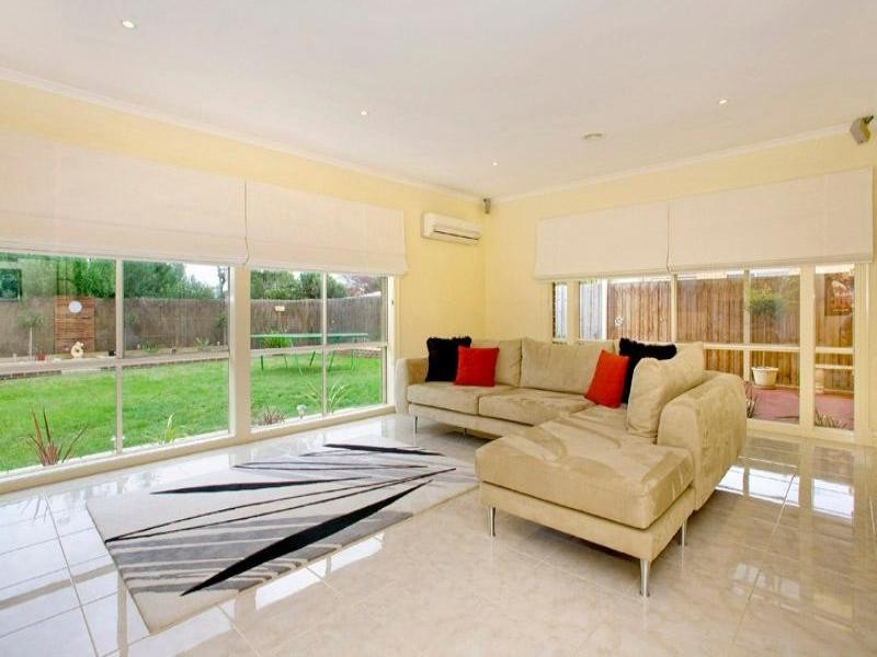 6 Nilaur Place, Lara VIC 3212