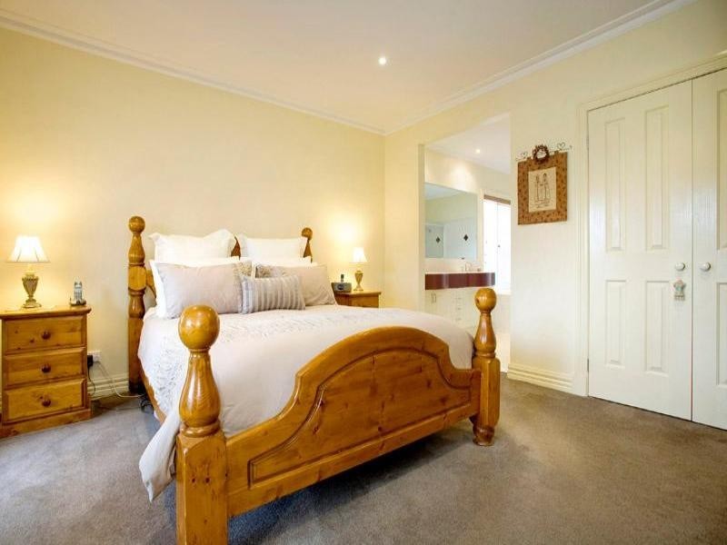 6 Nilaur Place, Lara VIC 3212