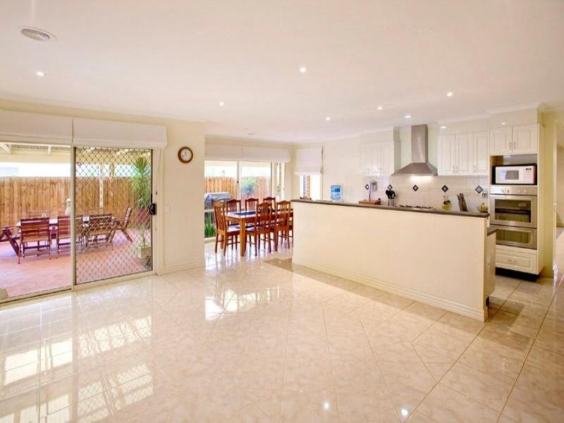 6 Nilaur Place, Lara VIC 3212