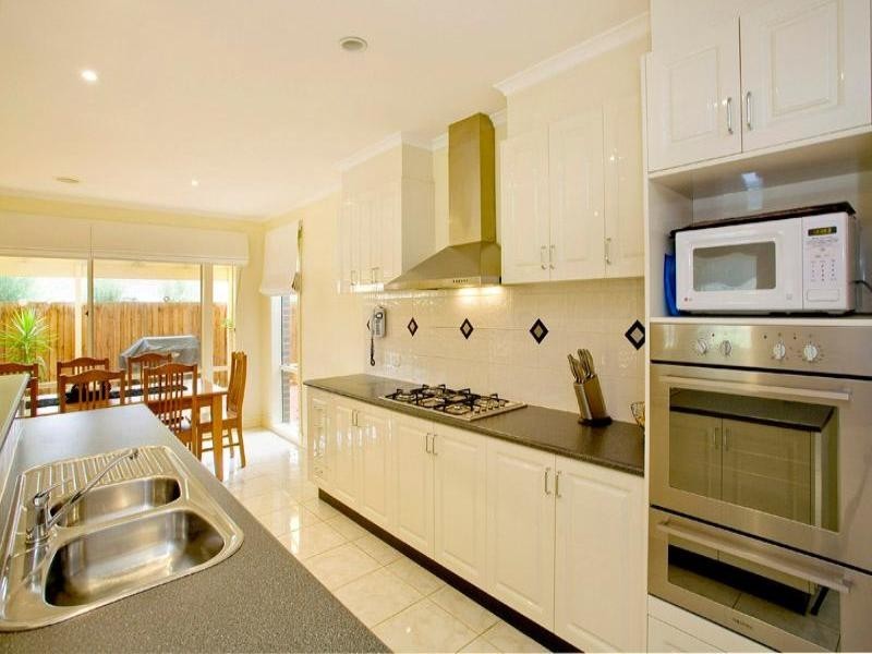 6 Nilaur Place, Lara VIC 3212