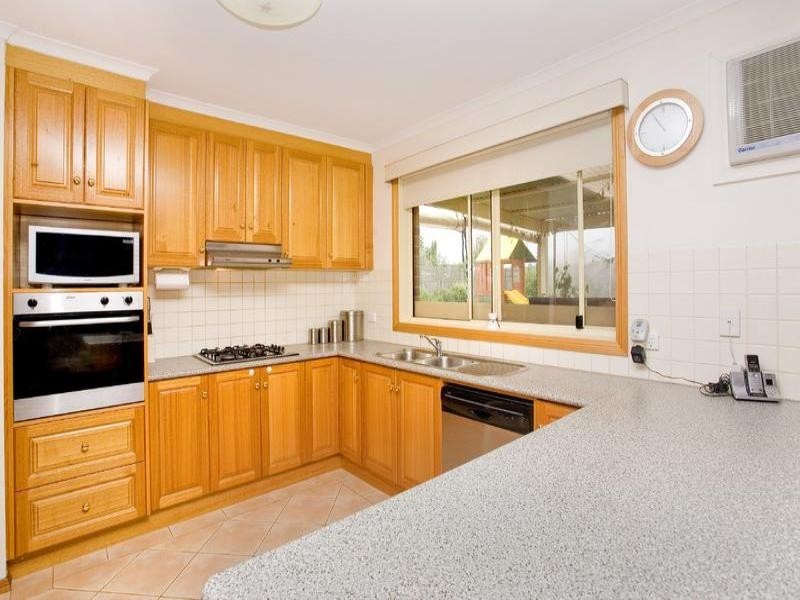 13 Evergreen Court, Lara VIC 3212