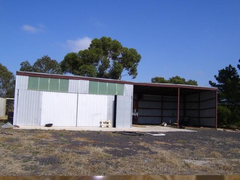 12 Mouyong Road, Little River VIC 3211