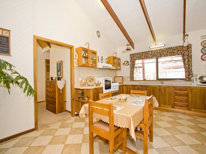 6 Rubena Crescent, Lara VIC 3212