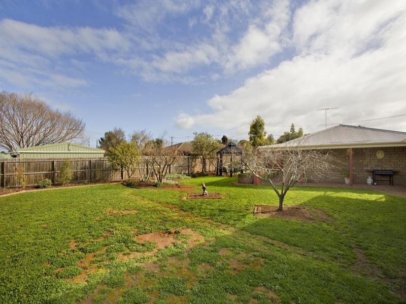 6 Rubena Crescent, Lara VIC 3212