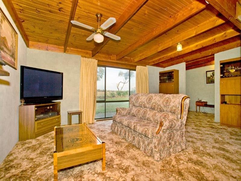 645 Old Melbourne Road, Little River VIC 3211