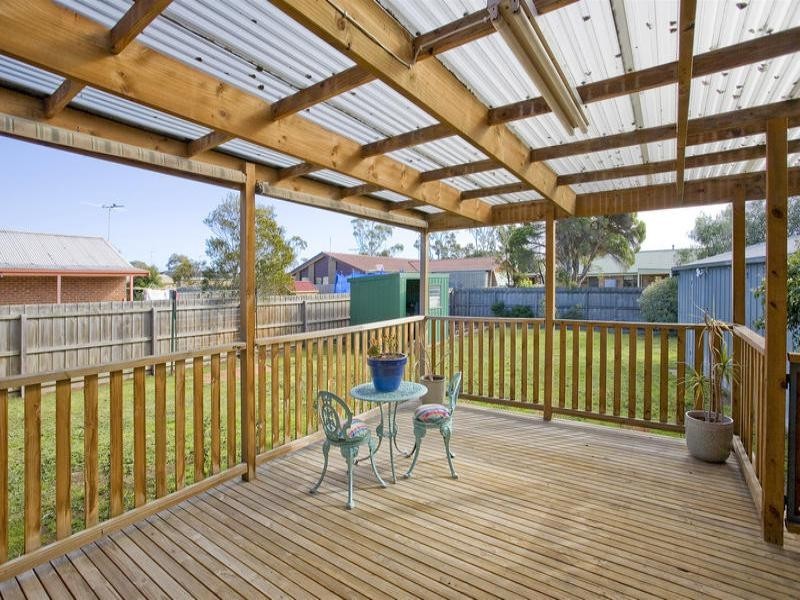 15 Swan Street, Lara VIC 3212