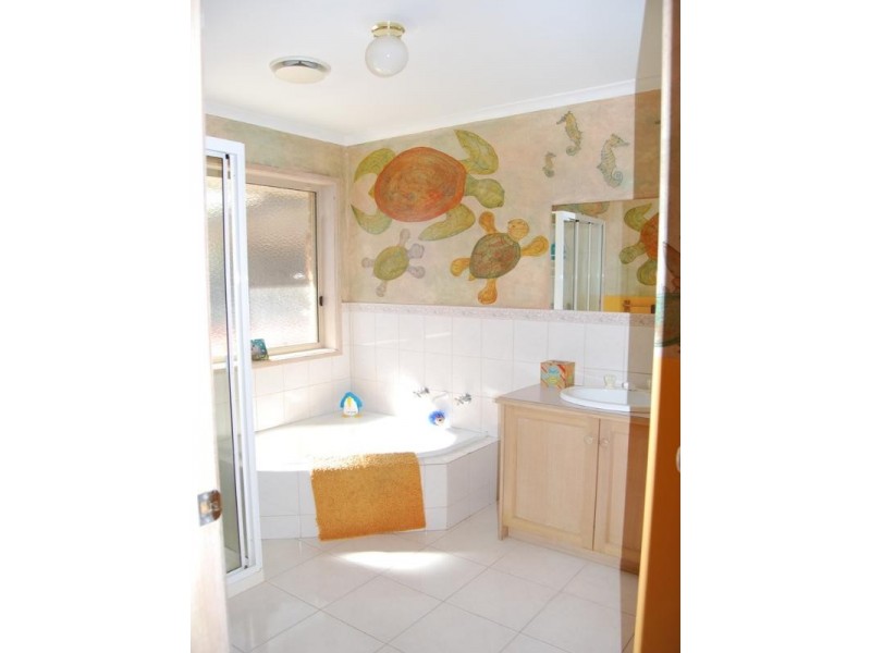 4 Gindalbie Court, Lara VIC 3212