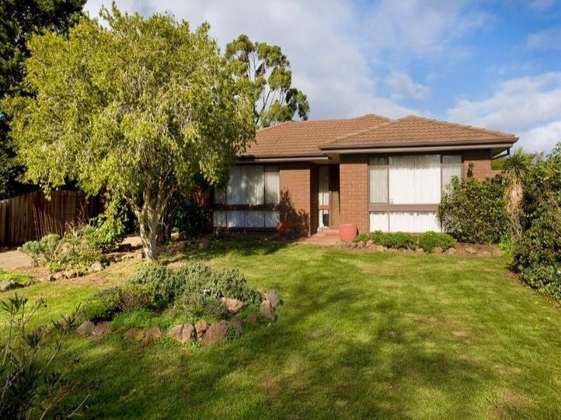 10 Cromwell Drive, Lara VIC 3212