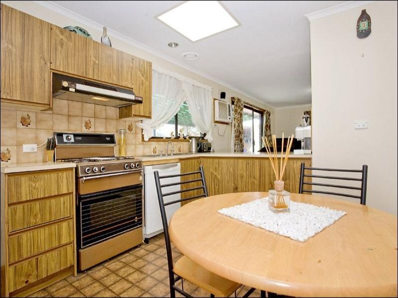 10 Cromwell Drive, Lara VIC 3212