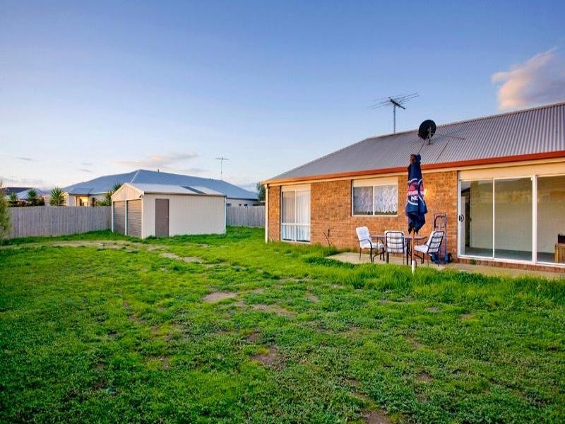60-62 Country Gardens Drive, Lara VIC 3212