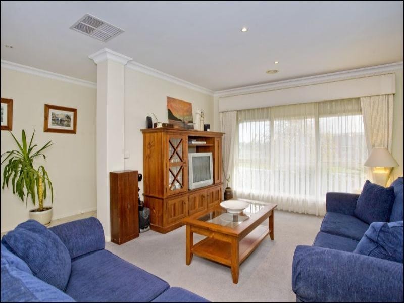 12 Ryan Place, Lara VIC 3212
