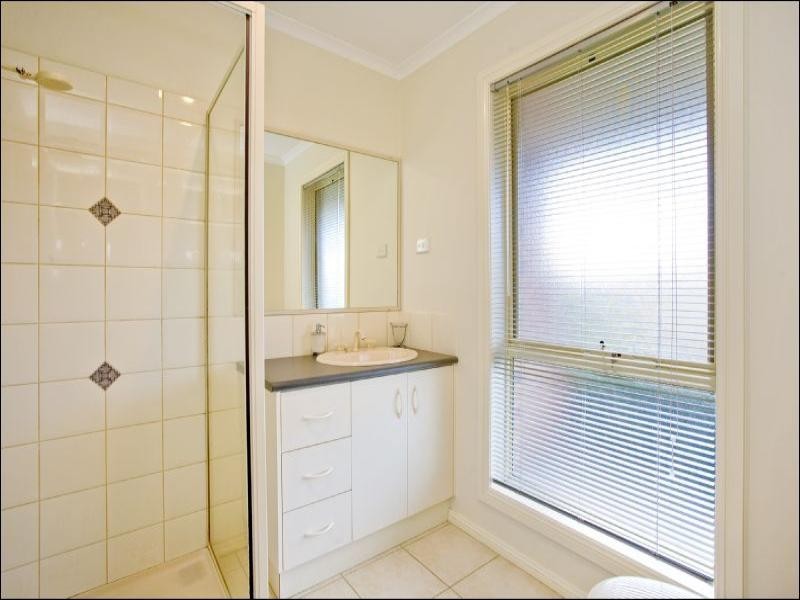 12 Ryan Place, Lara VIC 3212