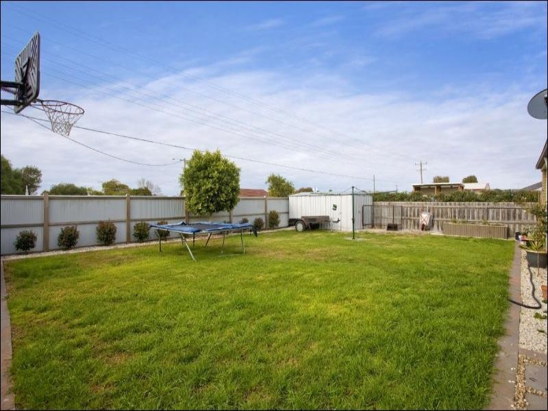 7 Greenleaf Drive, Lara VIC 3212