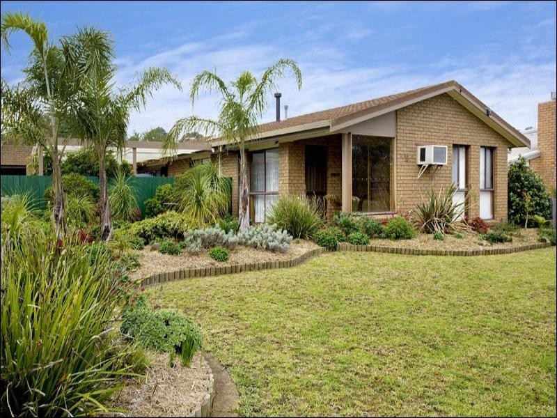 16 Benjamin Drive, Lara VIC 3212