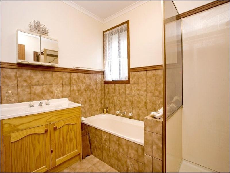 16 Benjamin Drive, Lara VIC 3212