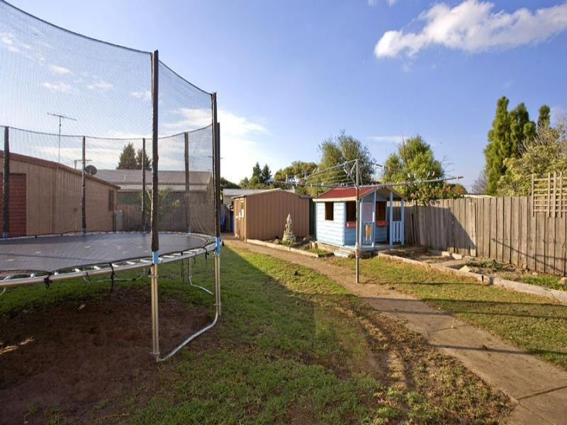 6 Orbit Drive, Whittington VIC 3219