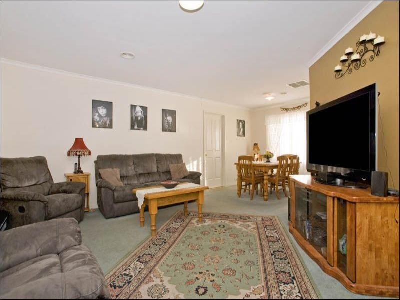 19 Country Gardens Drive, Lara VIC 3212