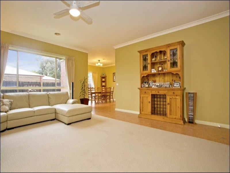 16 Francis Court, Lara VIC 3212