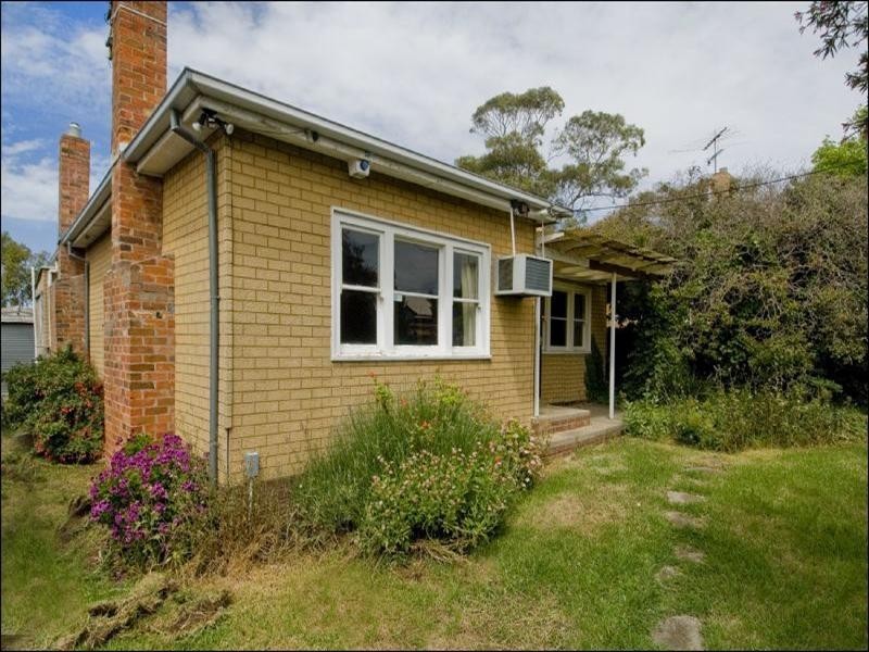 30 and 32 Spring Street, Belmont VIC 3216