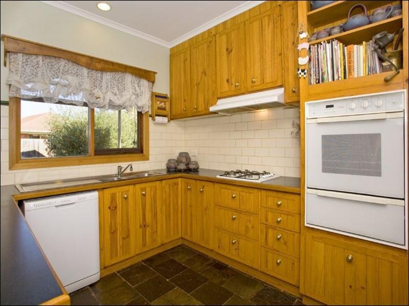 5 Foot Court, Lara VIC 3212