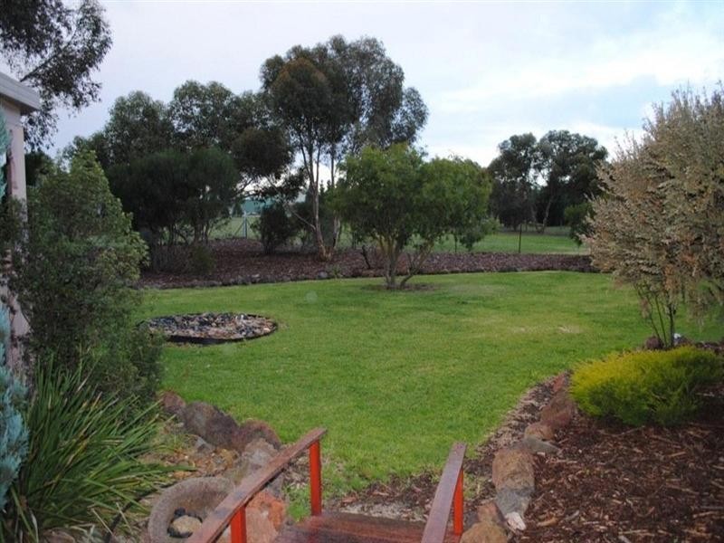 11 Cuddihy Court, Lovely Banks VIC 3221