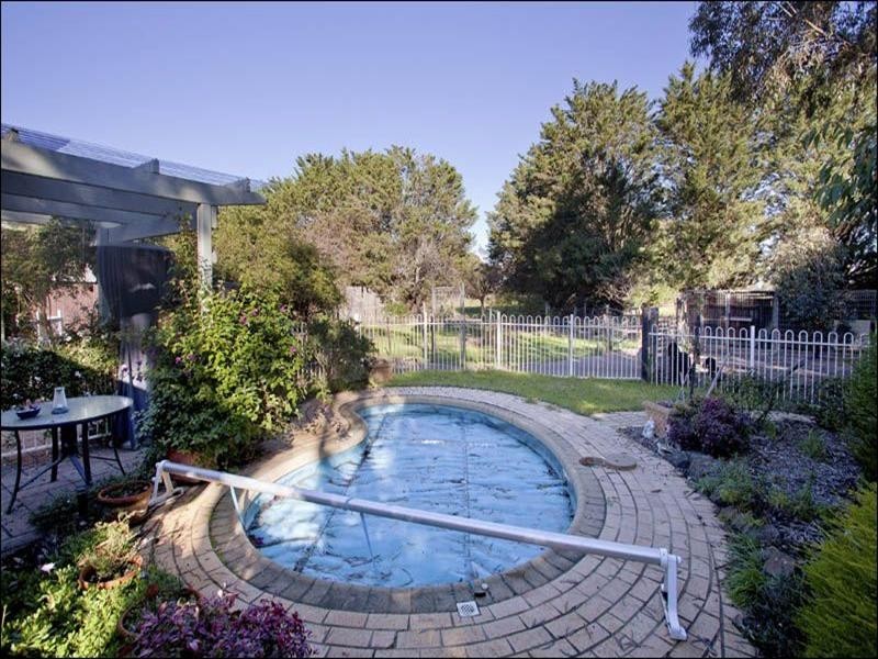 15 Glenoe Drive, Lara VIC 3212