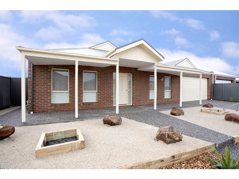 53 Moorhen Drive, Lara VIC 3212