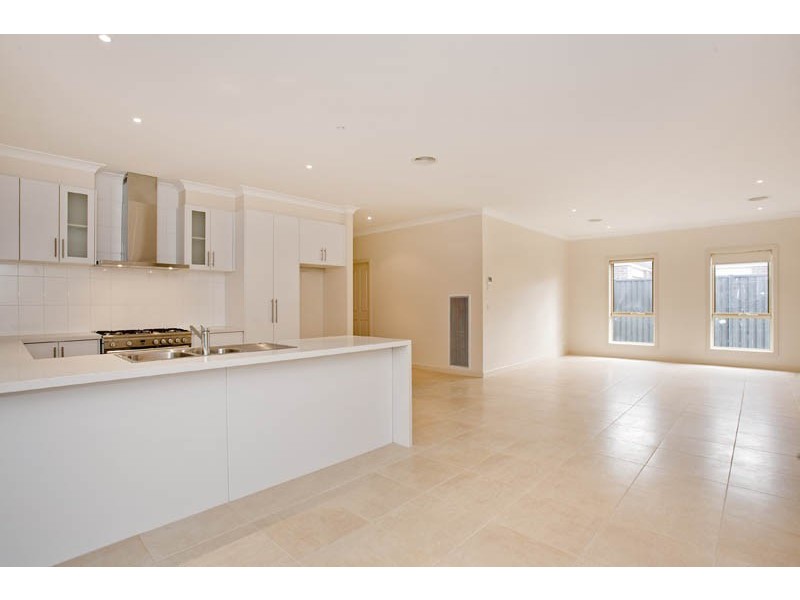 53 Moorhen Drive, Lara VIC 3212