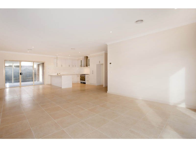 53 Moorhen Drive, Lara VIC 3212