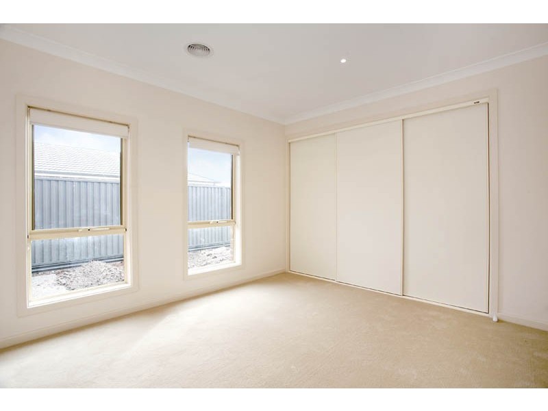 53 Moorhen Drive, Lara VIC 3212