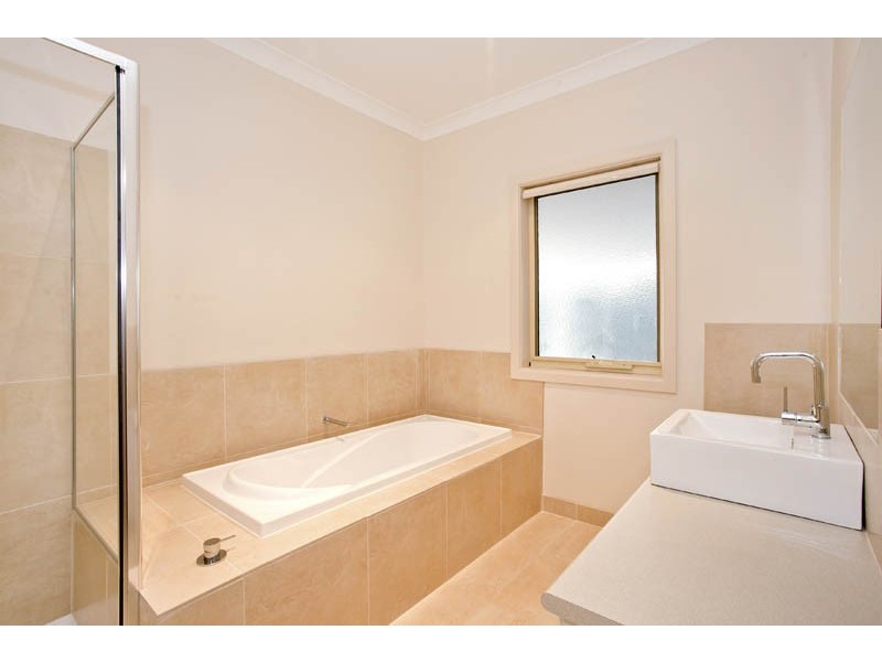 53 Moorhen Drive, Lara VIC 3212