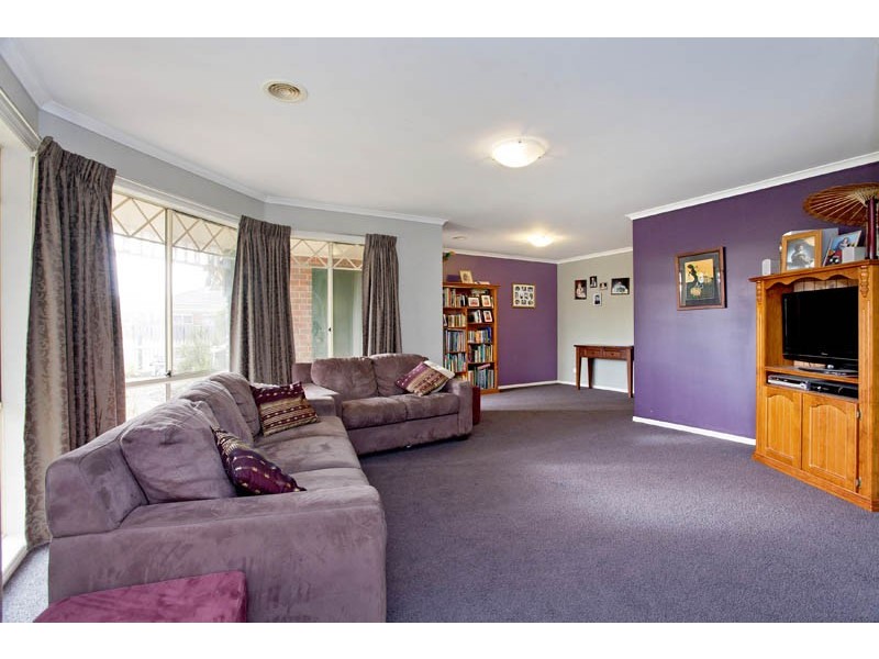 14 Canterbury Road East, Lara VIC 3212