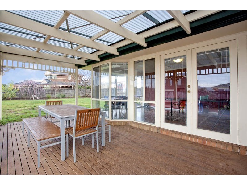 14 Canterbury Road East, Lara VIC 3212