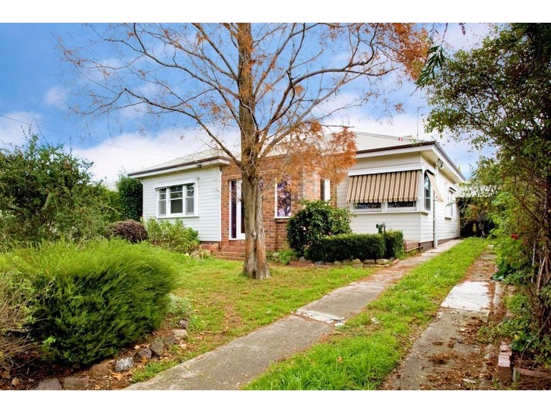 2 Shelley Avenue, Newtown VIC 3220