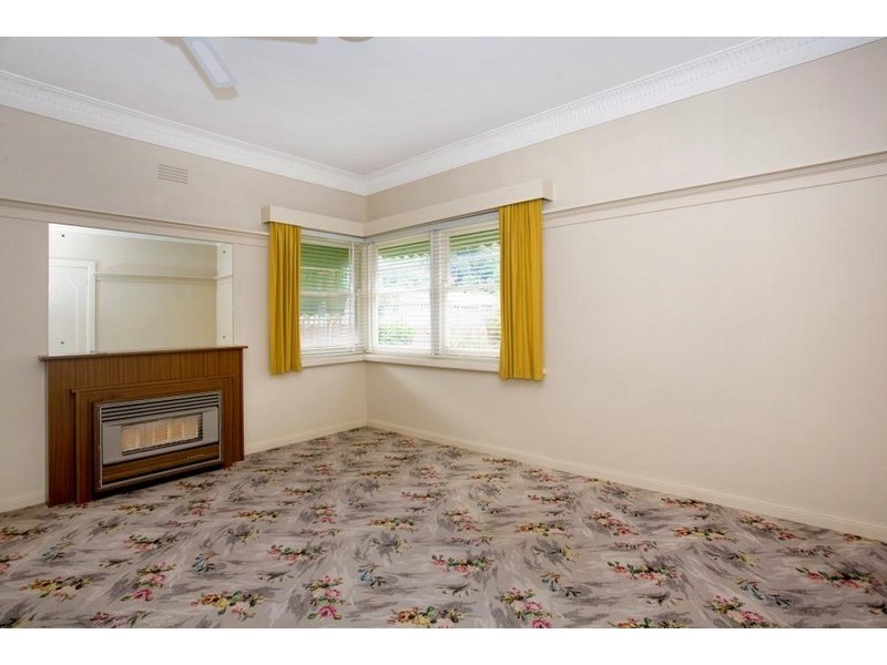 2 Shelley Avenue, Newtown VIC 3220