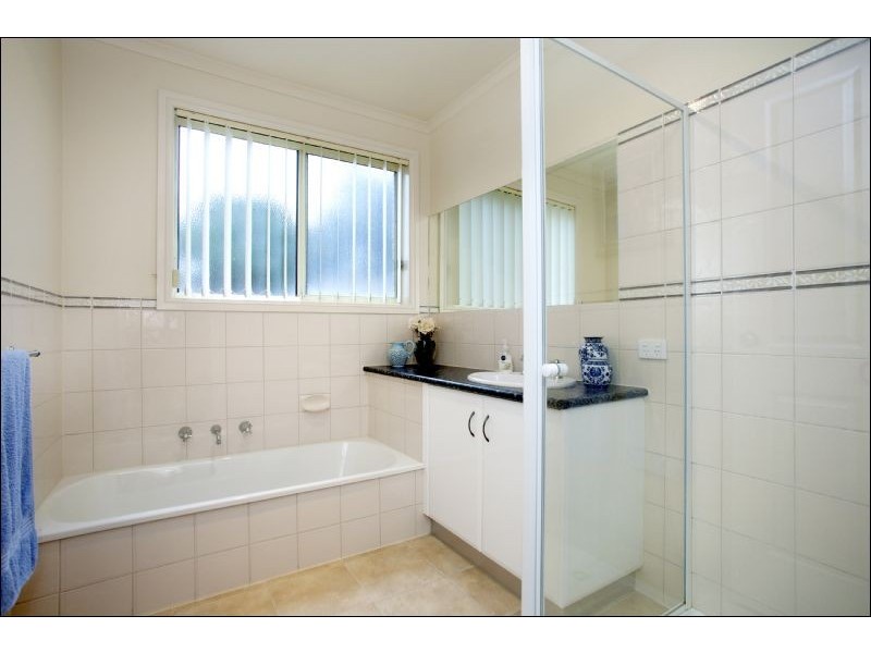 4 Hailar Lane, Lara VIC 3212